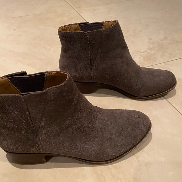 Grey Booties - Picture 2 of 4